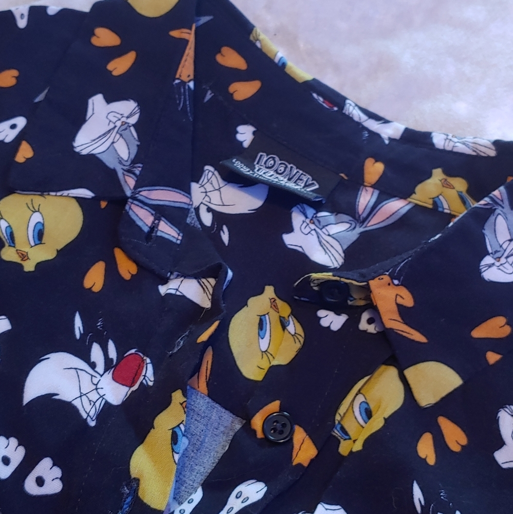 Looney Tunes Cropped Button Up